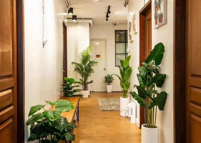 Homestay Homey And Cozey Poblacion Makati S09 *