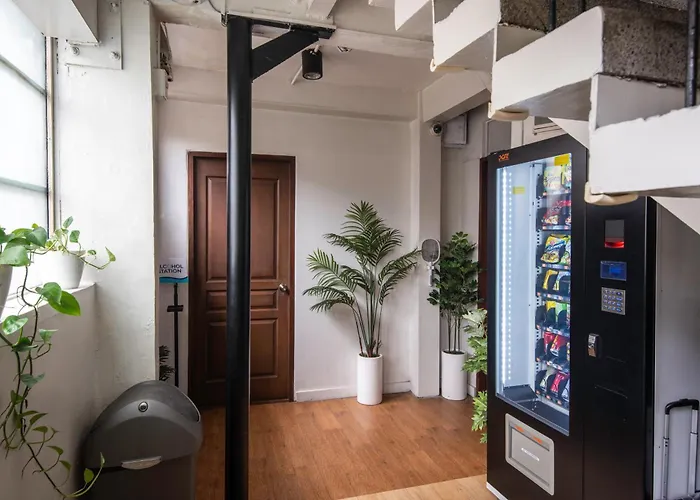 Homestay Homey And Cozey Poblacion Makati S09